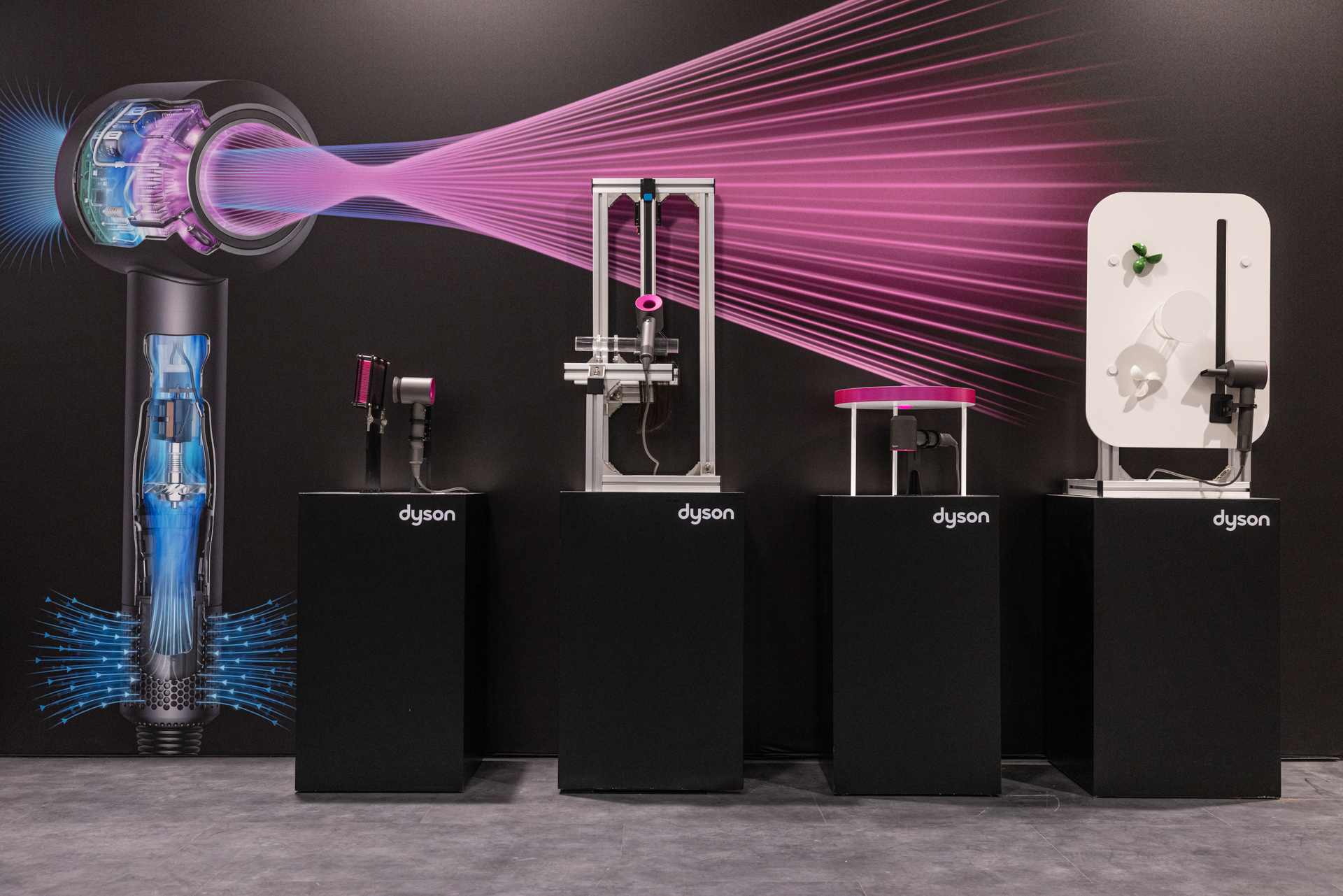 首届戴森科技节正式启幕中科培训发布重磅报告